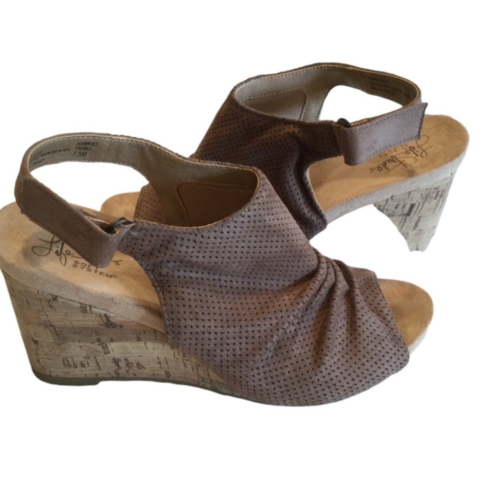 Life Stride Brown Wedge Sandals‎
